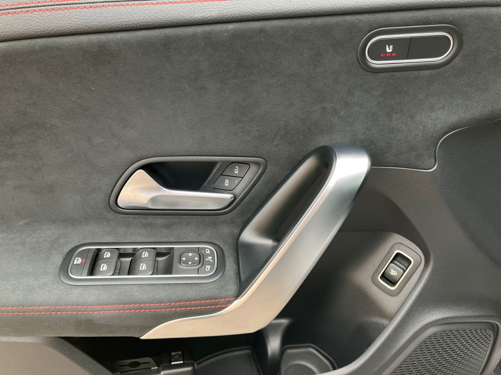 Mercedes-Benz CLA 180 2024