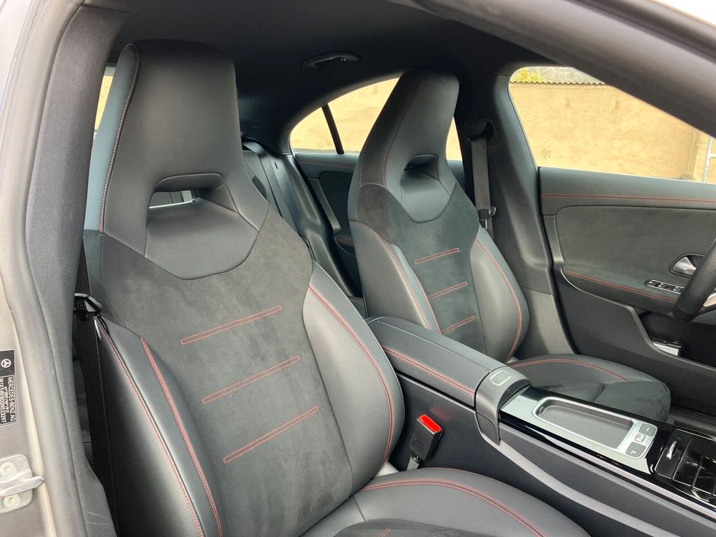 Mercedes-Benz CLA 180 2024