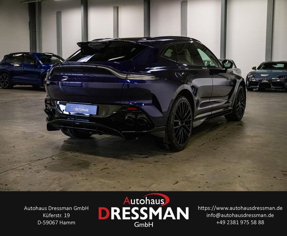Aston Martin DBX 2022