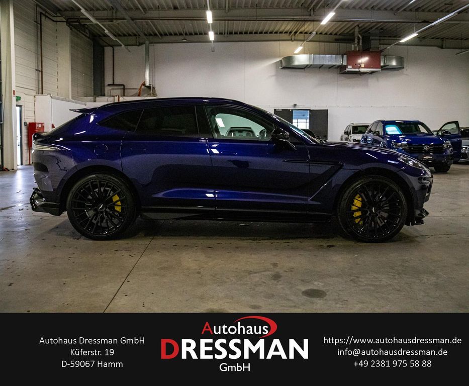 Aston Martin DBX 2022