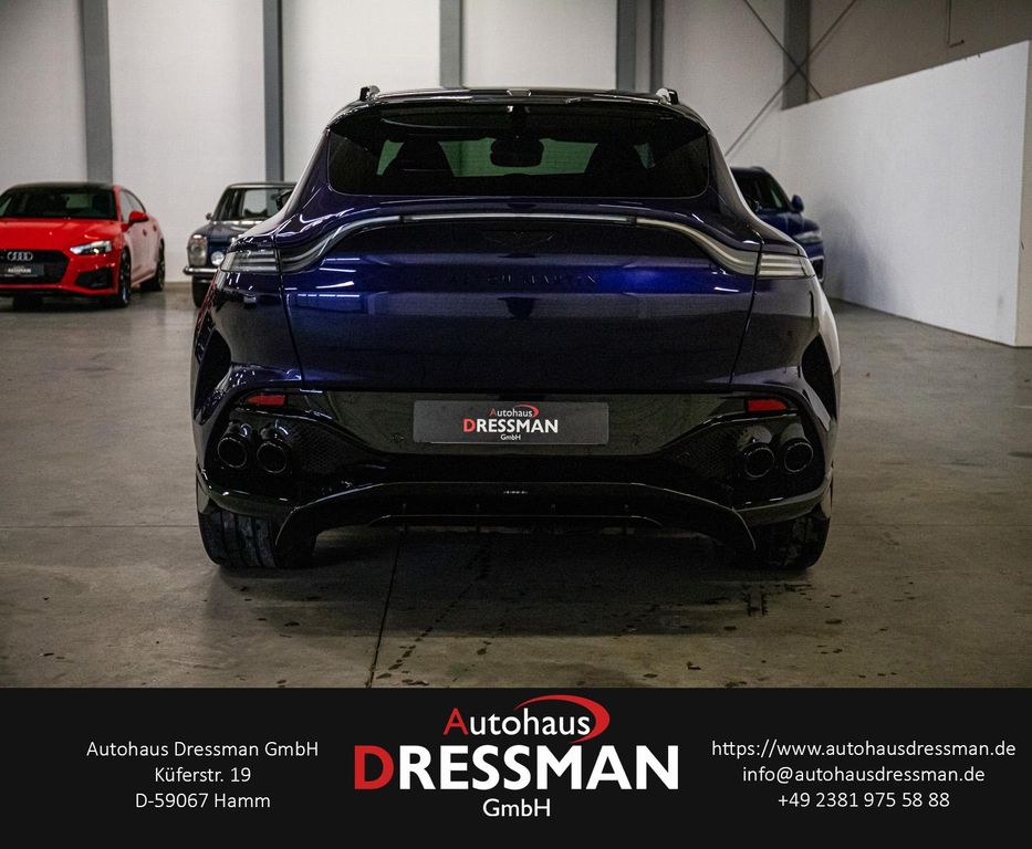 Aston Martin DBX 2022