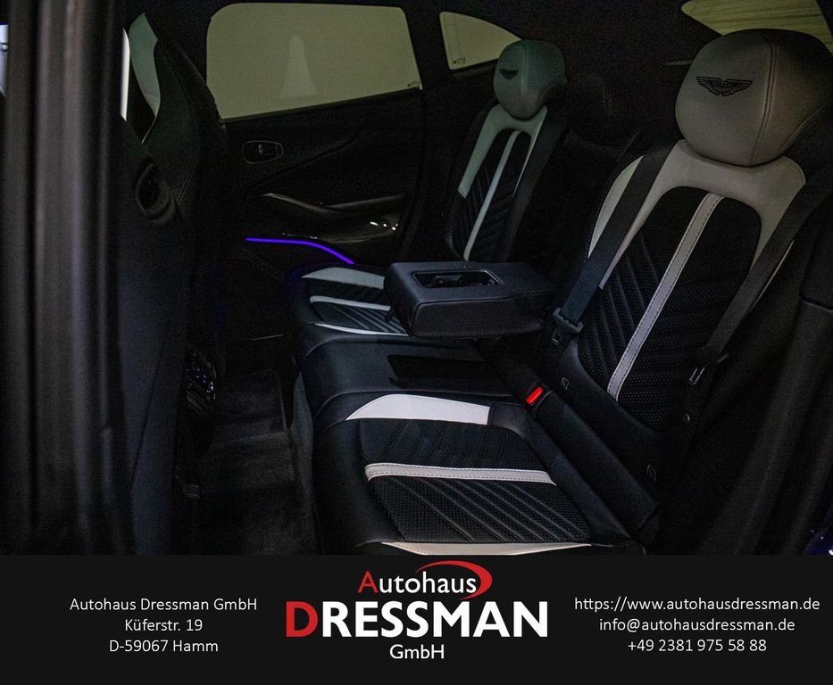 Aston Martin DBX 2022