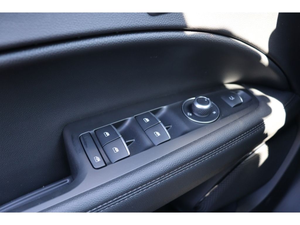 Alfa Romeo Stelvio 2025