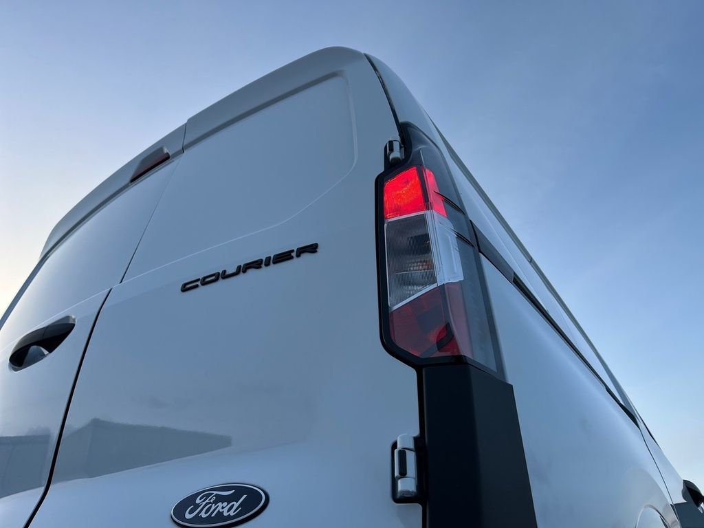 Ford Transit Courier 2025