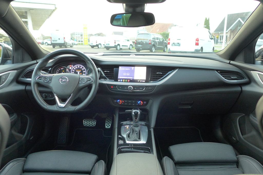 Opel Insignia 2022