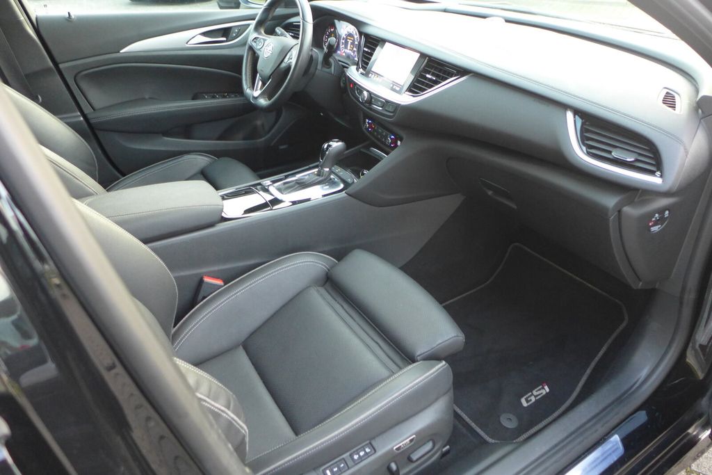 Opel Insignia 2022