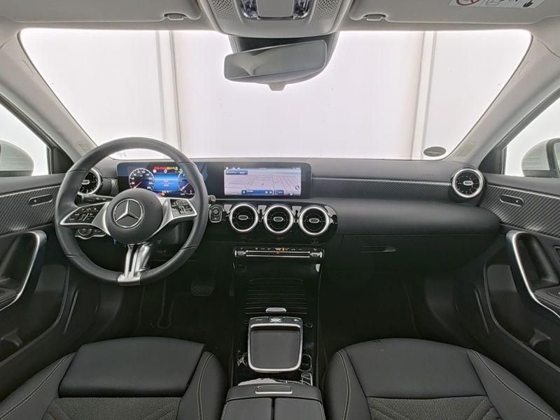 Mercedes-Benz A 200 2024