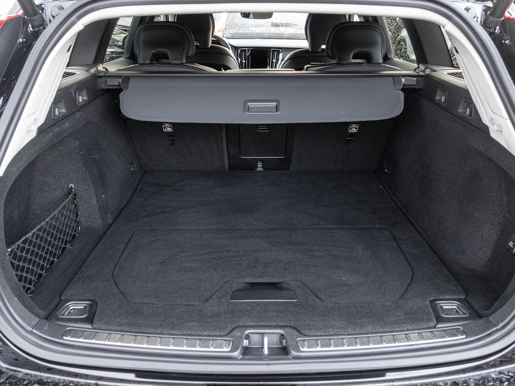 Volvo V60 Cross Country 2023