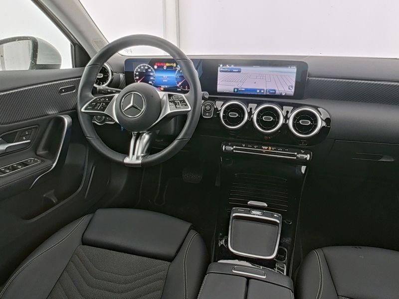 Mercedes-Benz A 200 2024