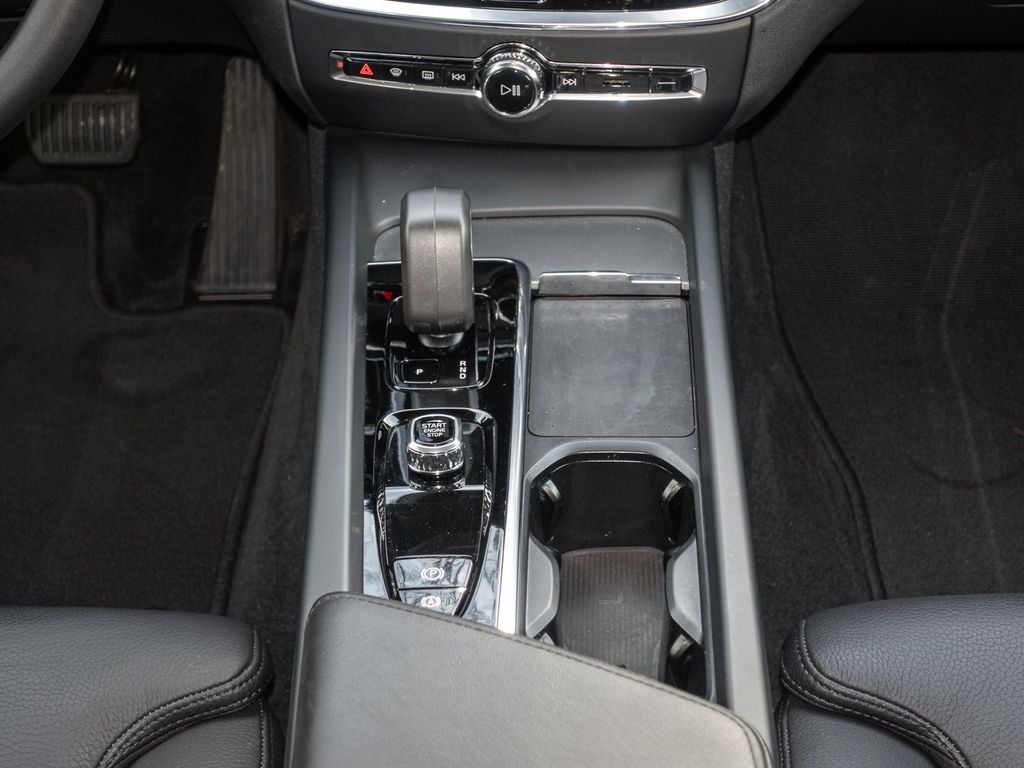 Volvo V60 Cross Country 2023