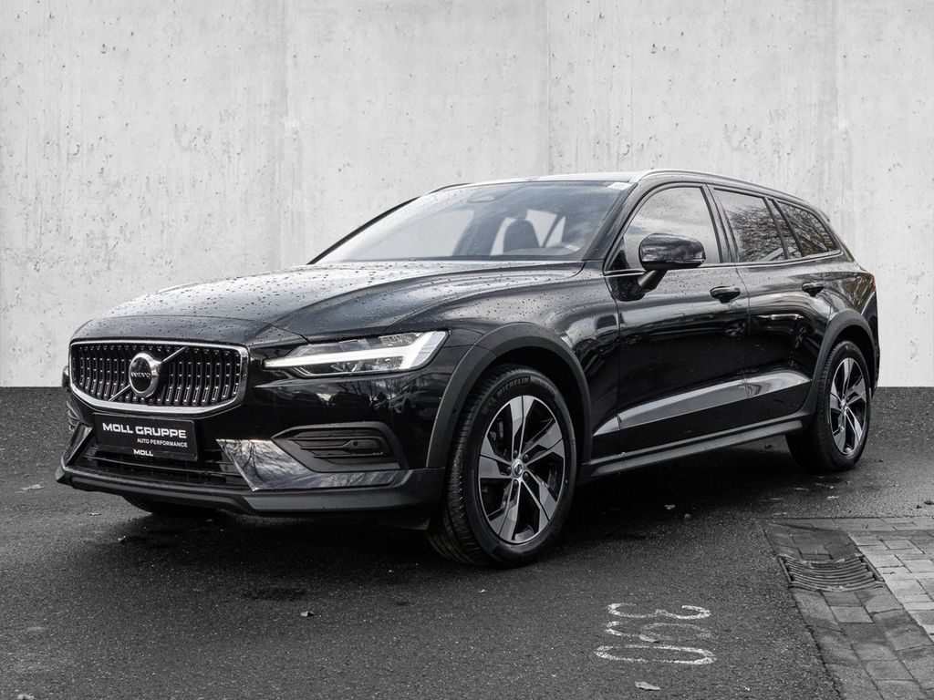Volvo V60 Cross Country 2023