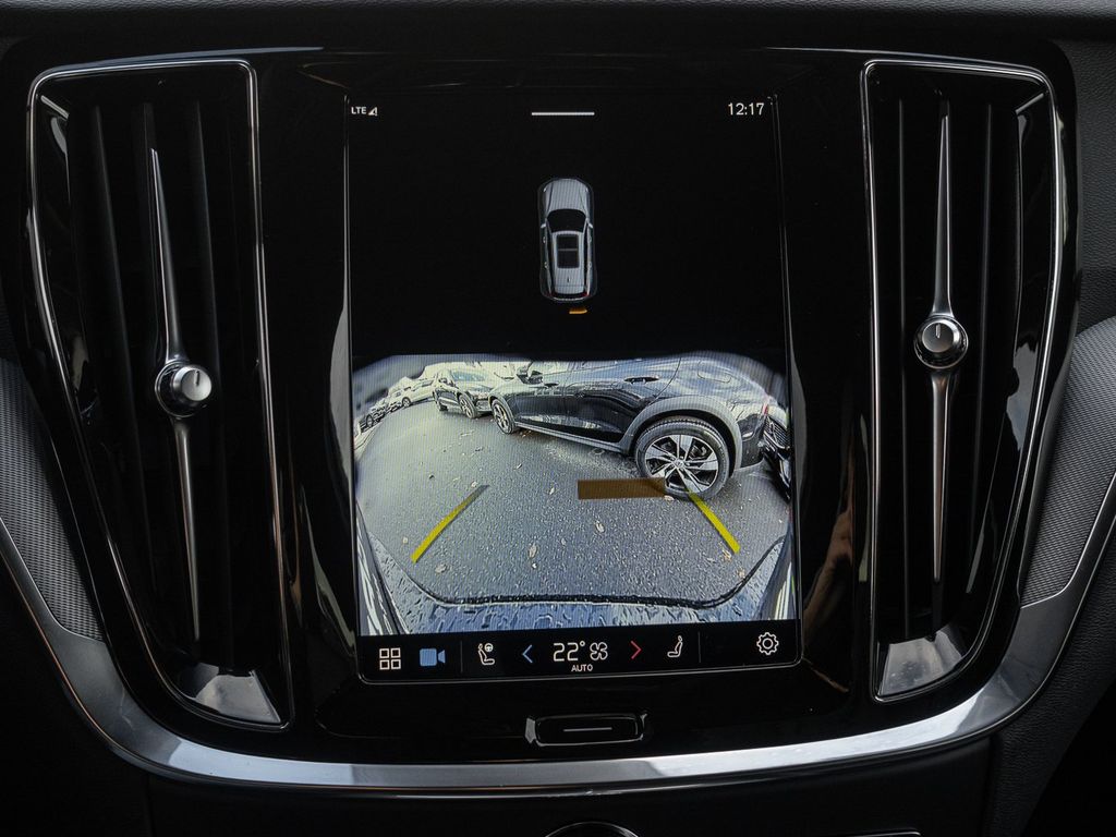 Volvo V60 Cross Country 2023