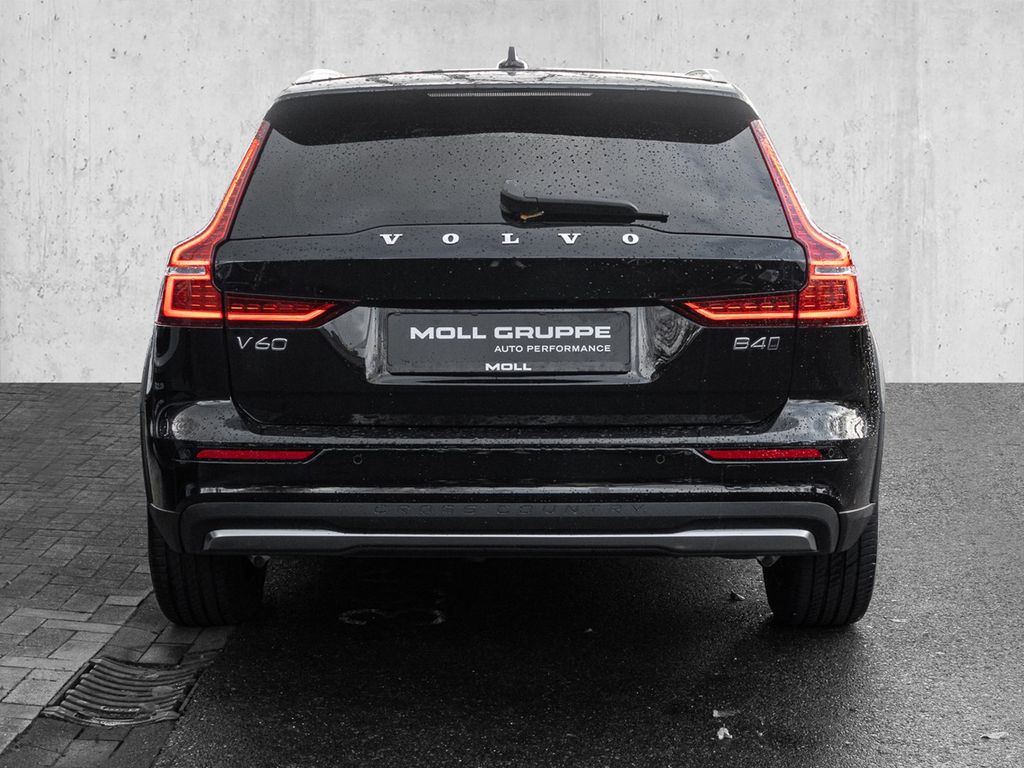 Volvo V60 Cross Country 2023