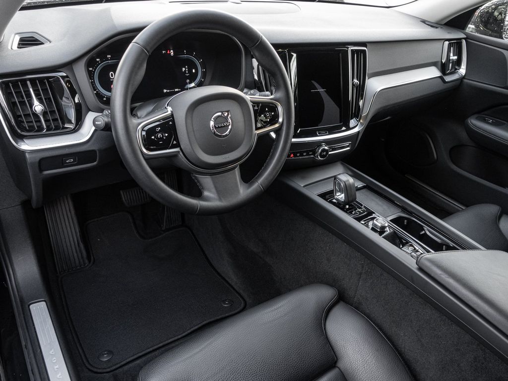 Volvo V60 Cross Country 2023