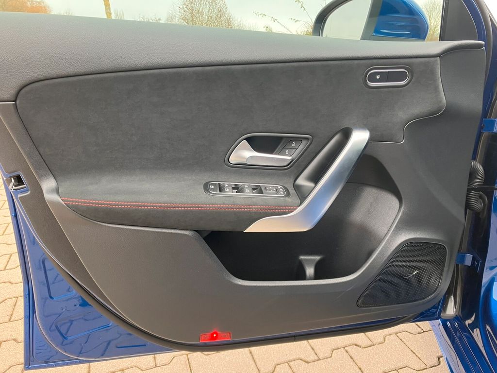 Mercedes-Benz A 180 2024