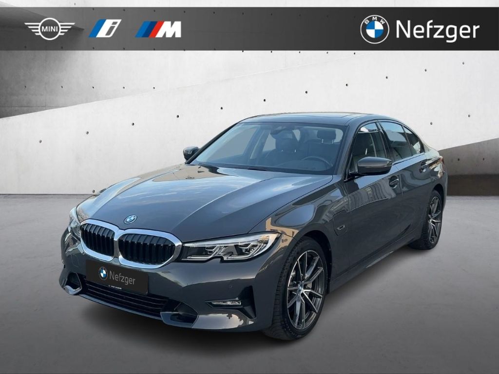 BMW 330 2022