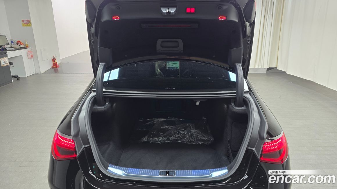 Mercedes-Benz S-Class 2021