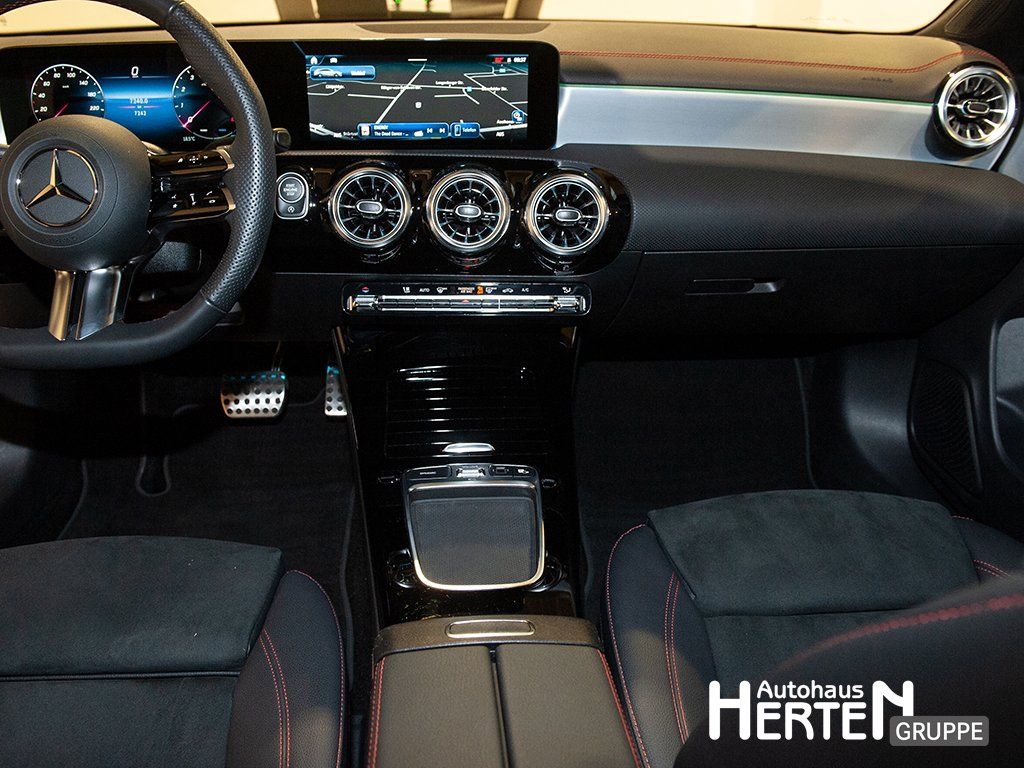 Mercedes-Benz CLA 200 Shooting Brake 2025