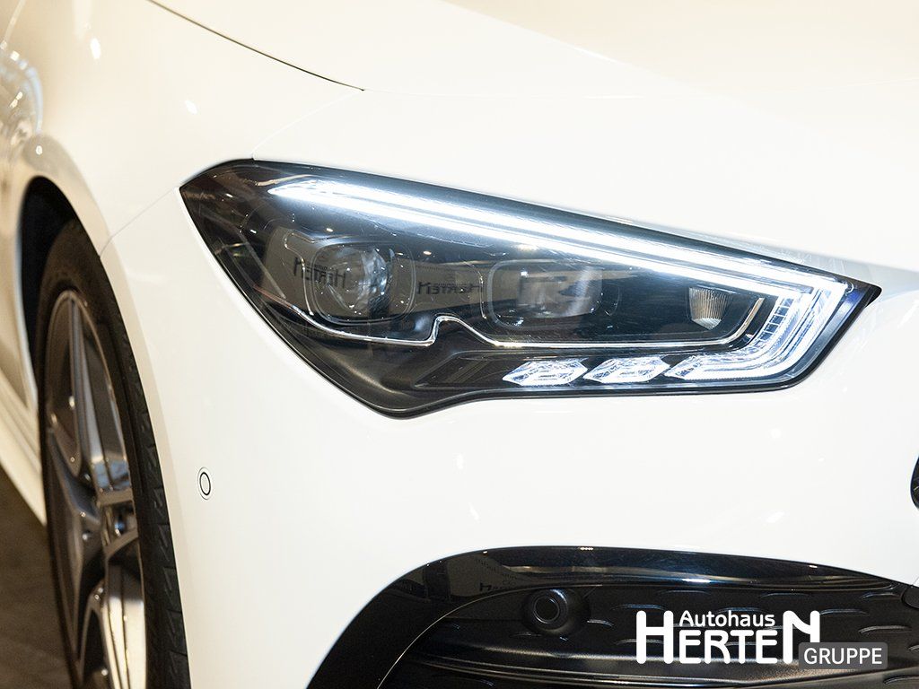 Mercedes-Benz CLA 200 Shooting Brake 2025