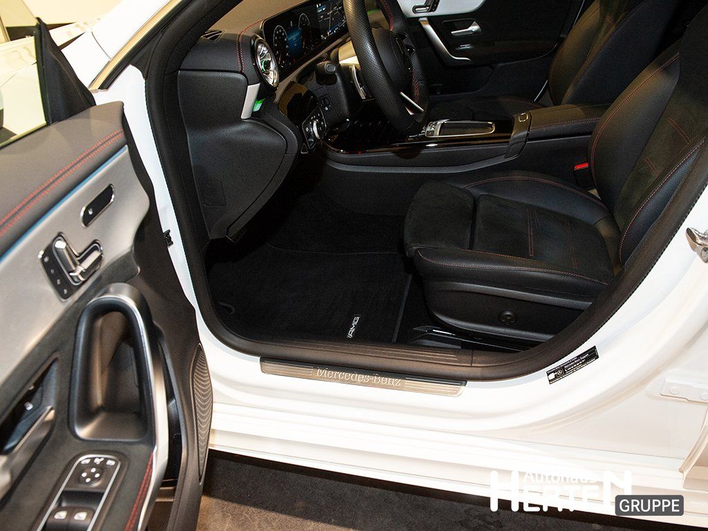 Mercedes-Benz CLA 200 Shooting Brake 2025