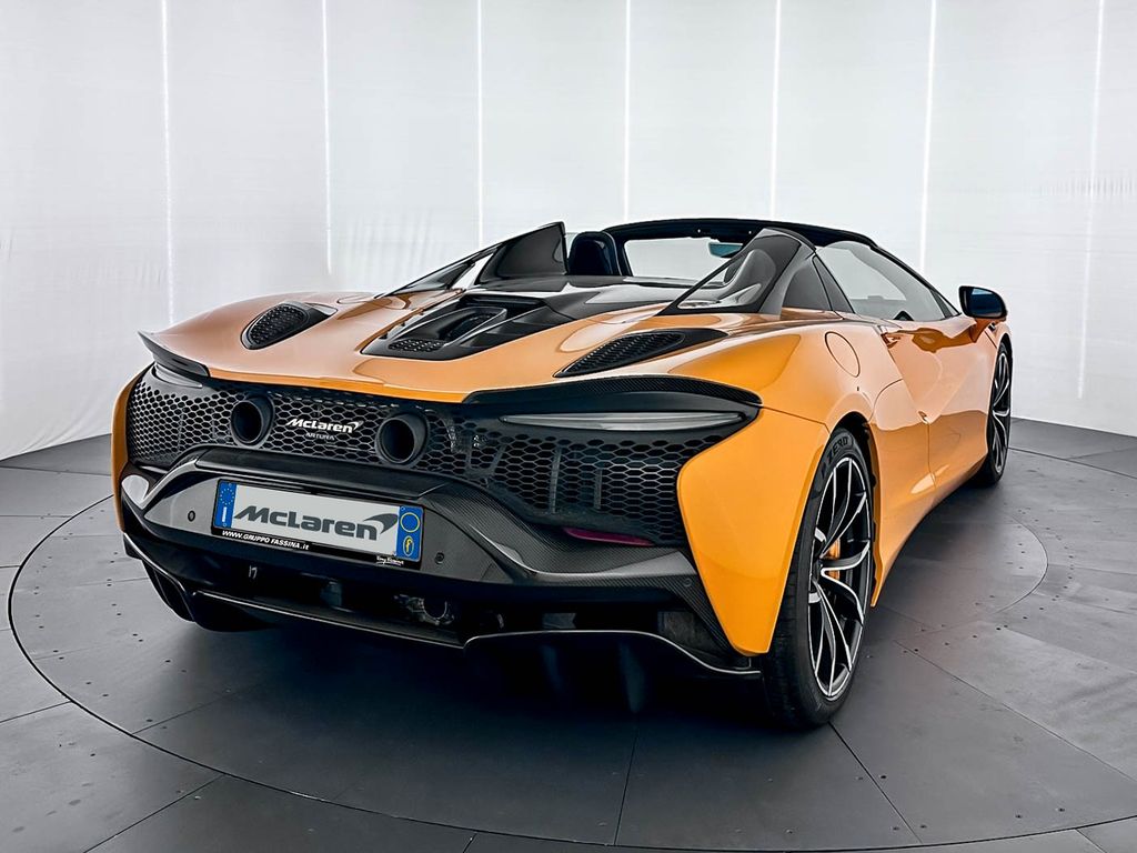 McLaren Artura 2024