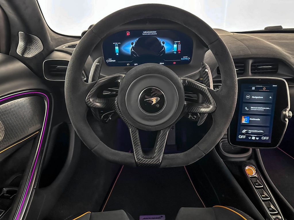 McLaren Artura 2024