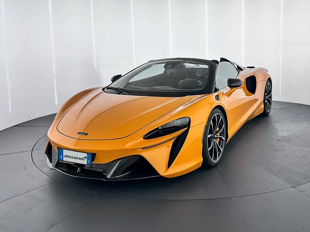 McLaren Artura 2024