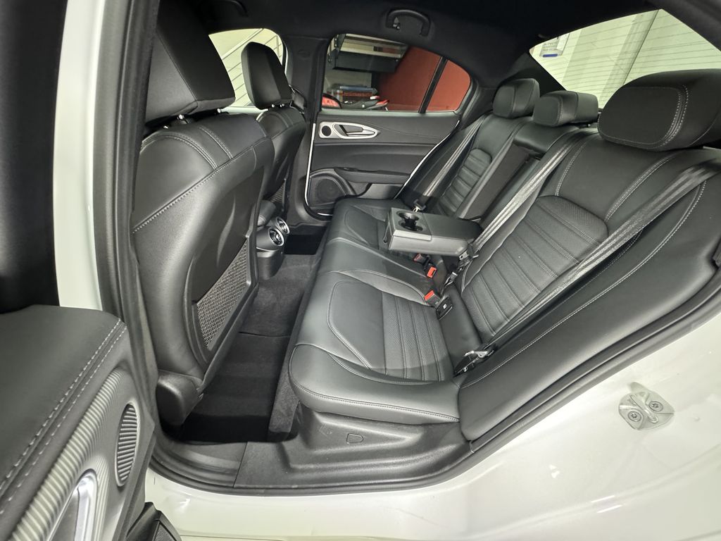 Alfa Romeo Giulia 2024