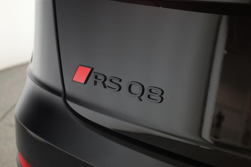 Audi RSQ8 2025