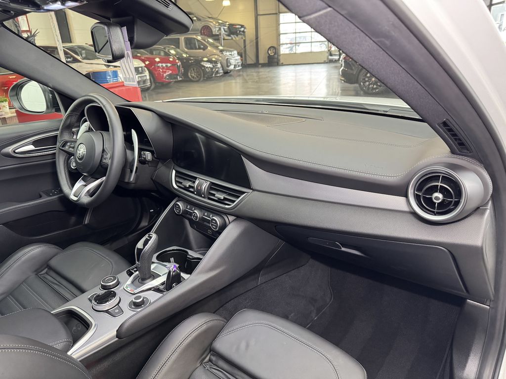 Alfa Romeo Giulia 2024