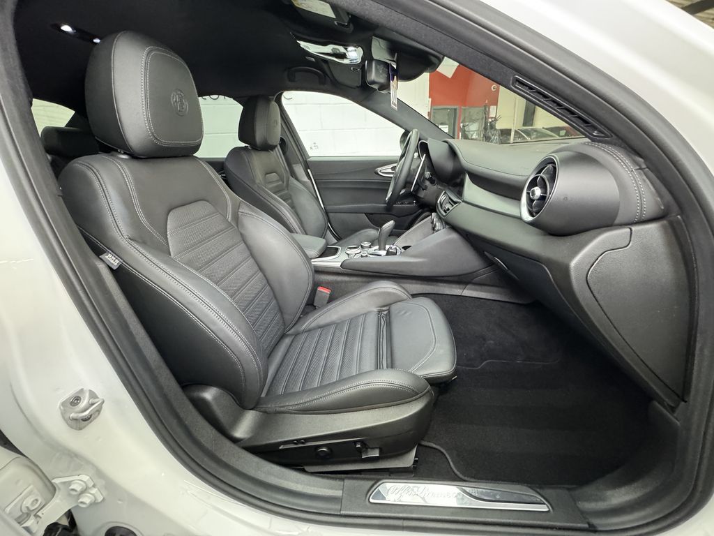 Alfa Romeo Giulia 2024