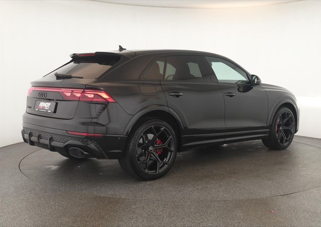 Audi RSQ8 2025
