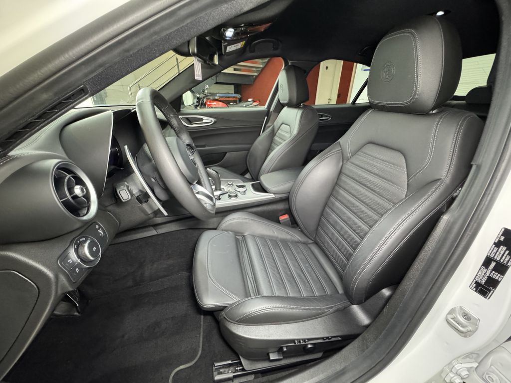 Alfa Romeo Giulia 2024