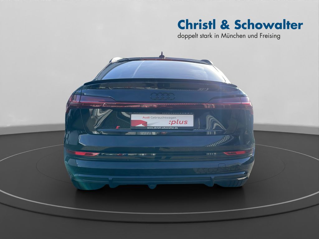 Audi e-tron 2022