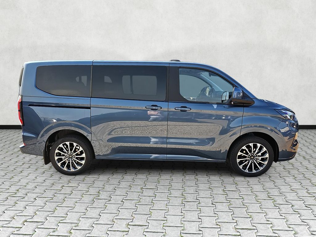 Ford Tourneo Custom 2025
