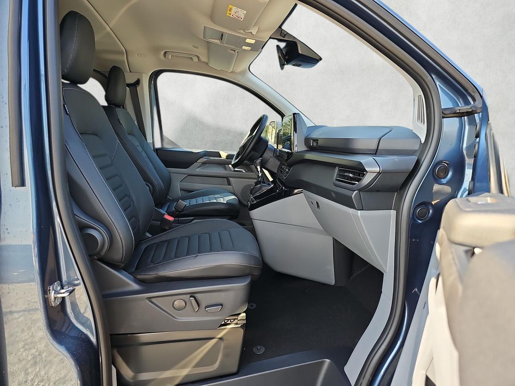 Ford Tourneo Custom 2025