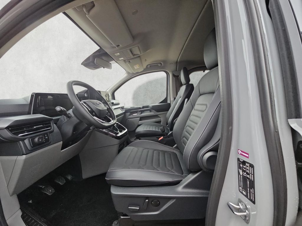 Ford Tourneo Custom 2025