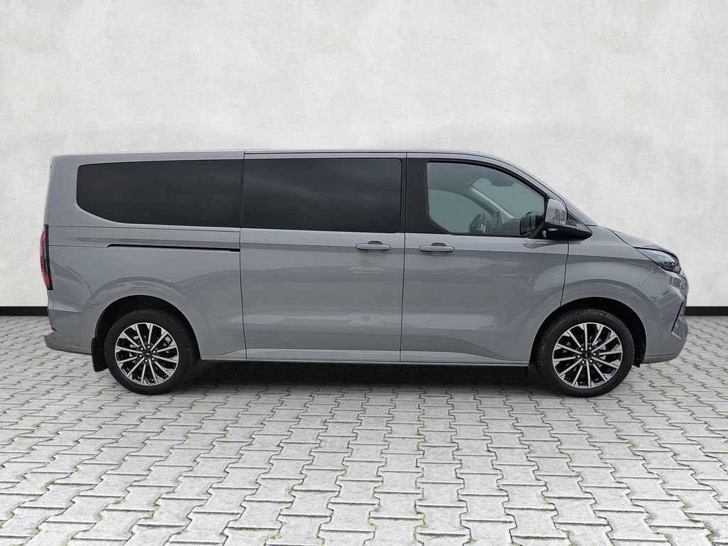 Ford Tourneo Custom 2025