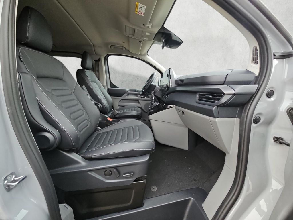 Ford Tourneo Custom 2025