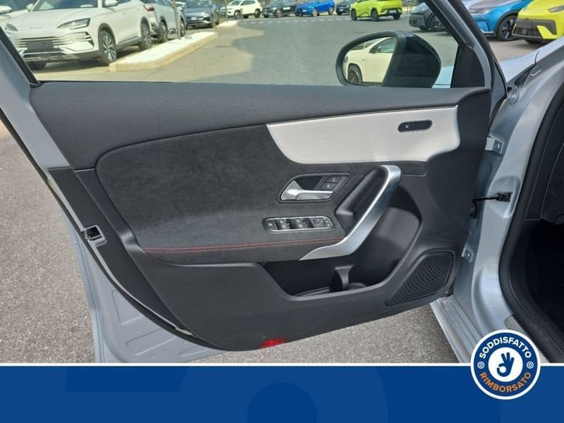 Mercedes-Benz A 180 2025