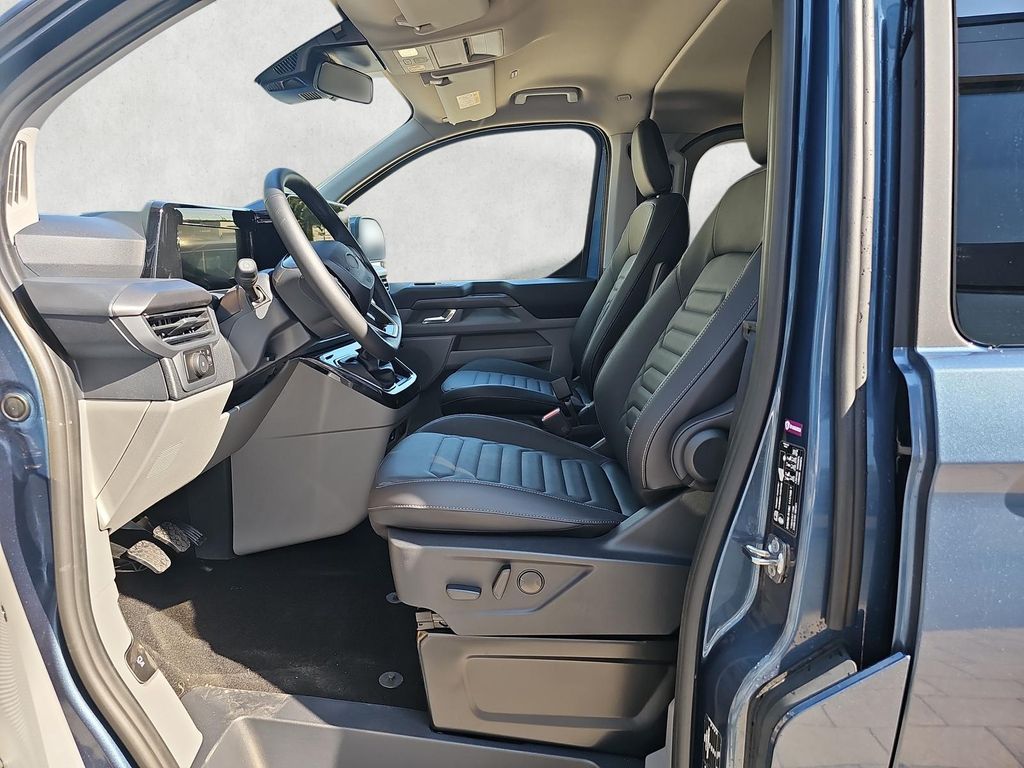 Ford Tourneo Custom 2025