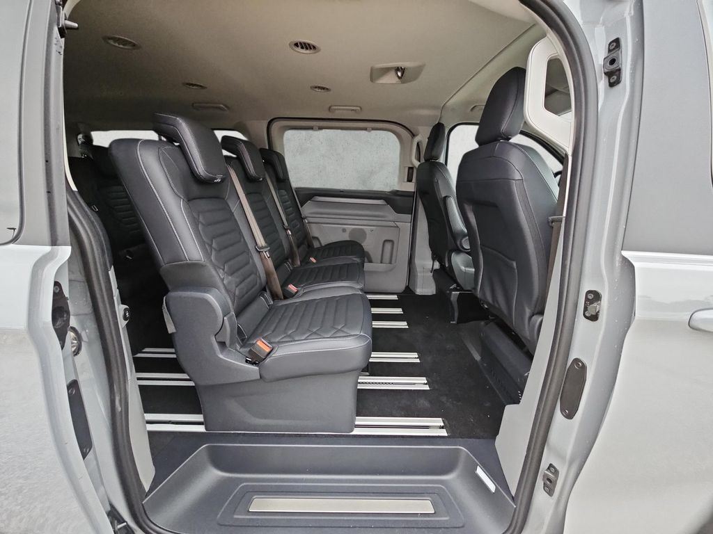 Ford Tourneo Custom 2025