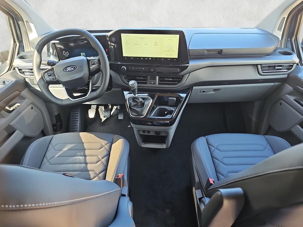 Ford Tourneo Custom 2025