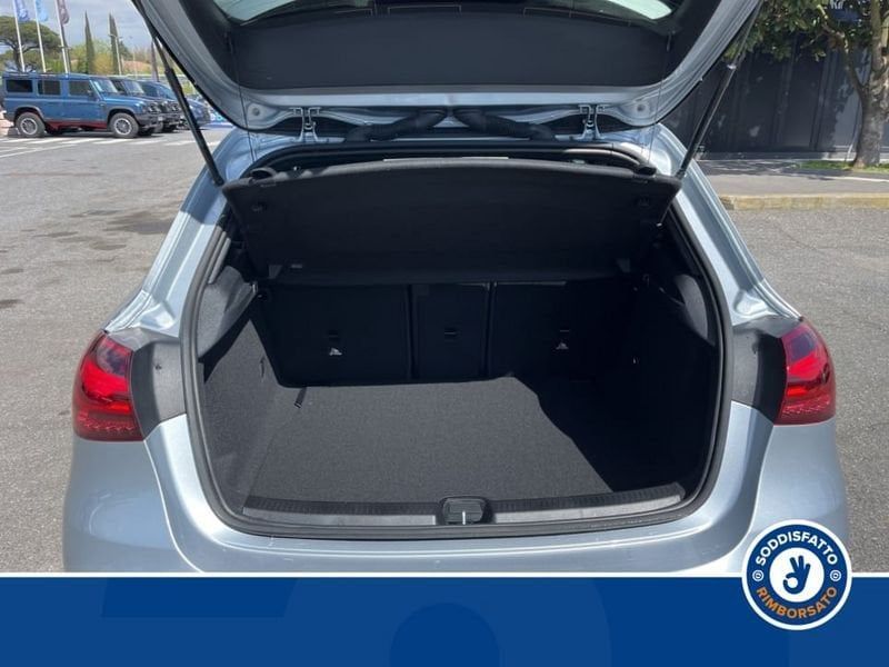 Mercedes-Benz A 180 2025