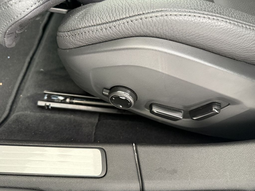 Volvo V60 2025