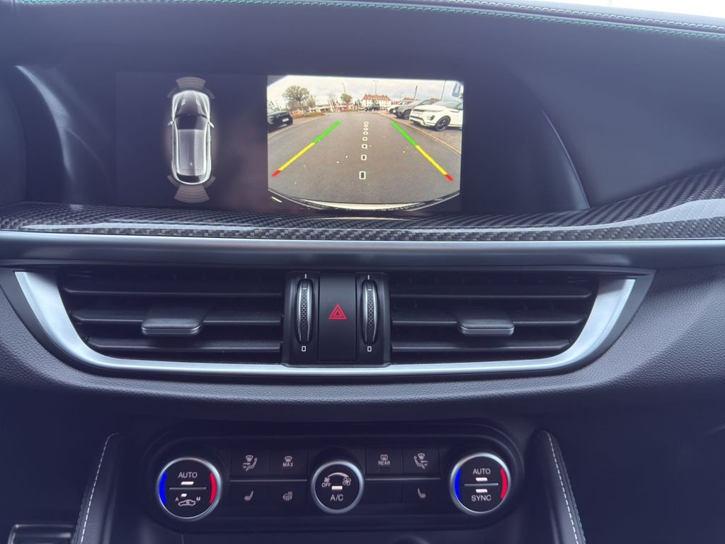 Alfa Romeo Stelvio 2021