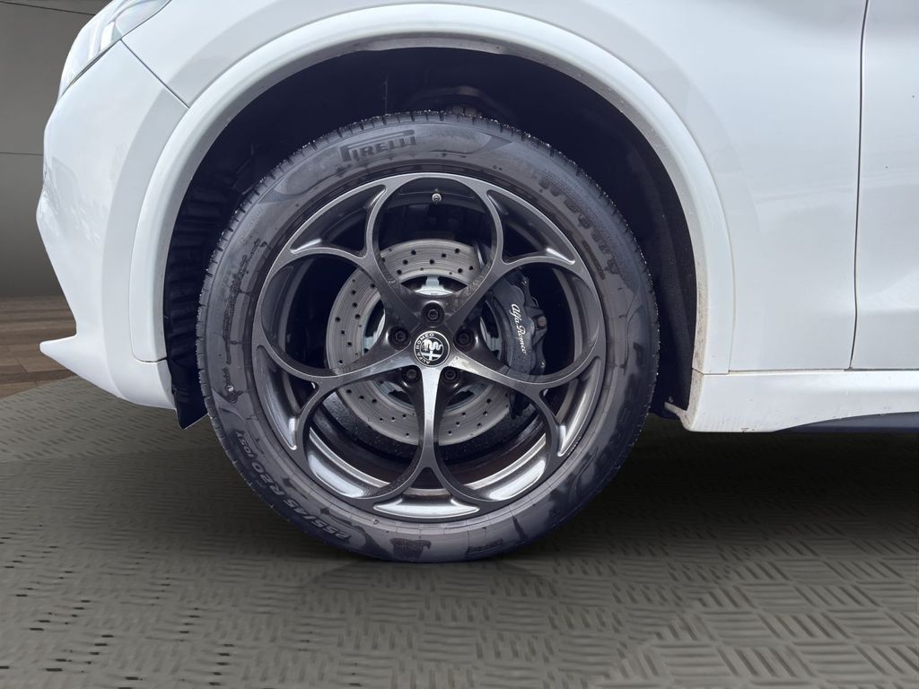 Alfa Romeo Stelvio 2021