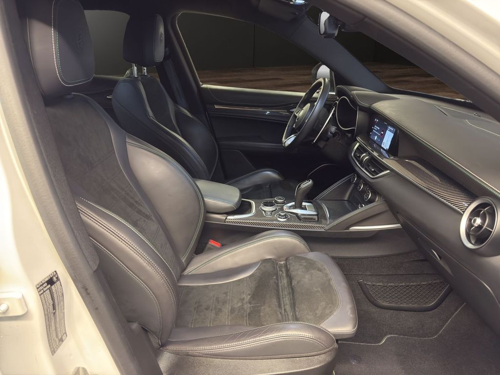 Alfa Romeo Stelvio 2021