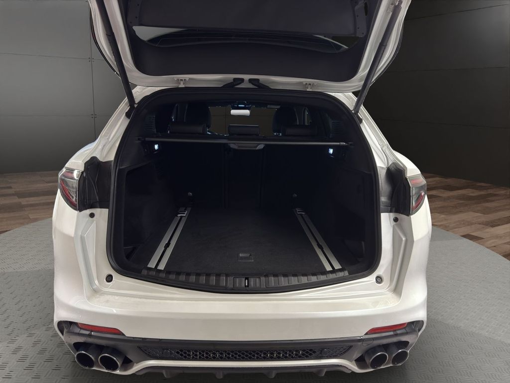 Alfa Romeo Stelvio 2021