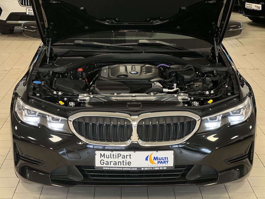 BMW 318 2022